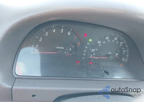 2004 Toyota Camry Le z USA, uszkodzony, nr VIN 4T1BE32K94U316386